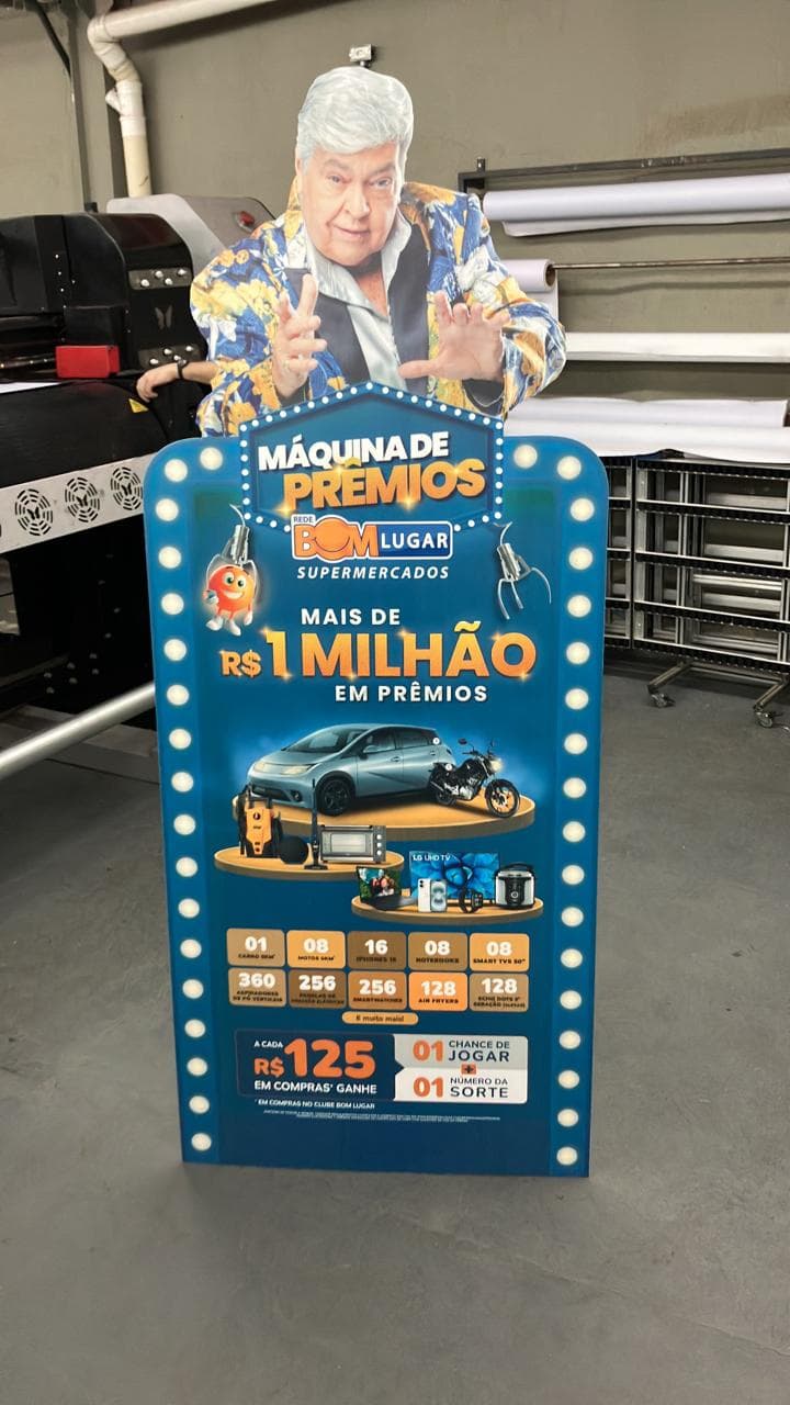 Totem promocional em loja